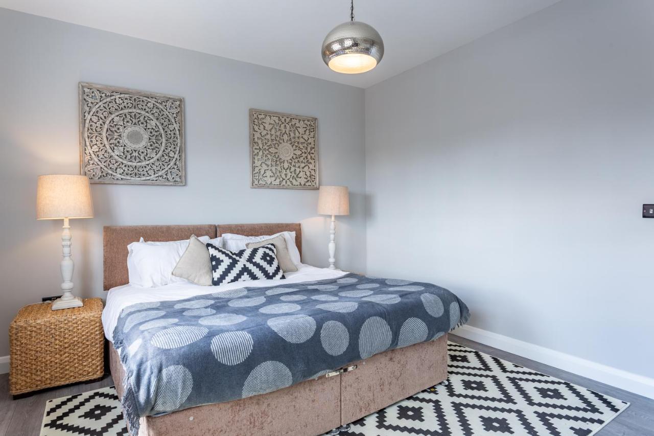 2 Bedroom Apartments With Sofa Bed In Southend Exteriér fotografie