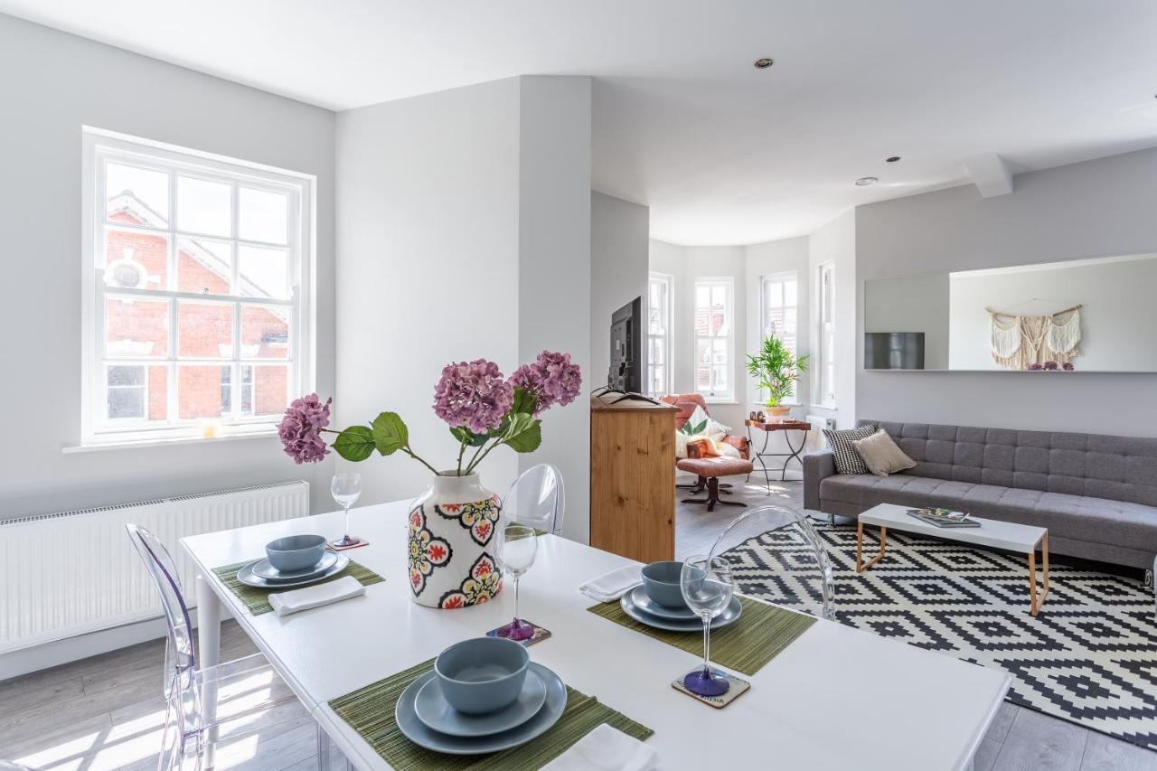 2 Bedroom Apartments With Sofa Bed In Southend Exteriér fotografie